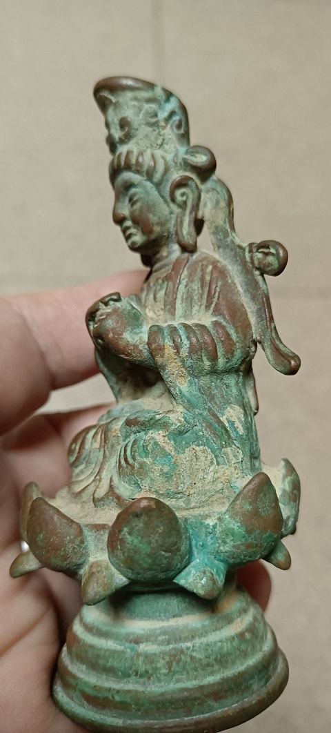 古玩銅器銅蓮花觀音像真品鑒賞圖