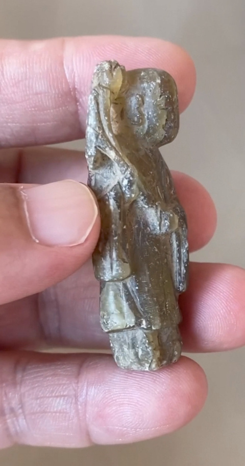 古玩玉器軟料持蓮童子真品鑒賞圖