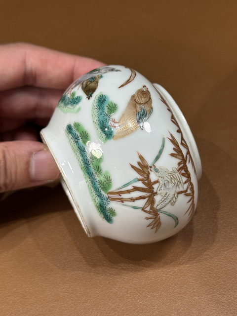 古玩陶瓷粉彩描金花鳥(niǎo)紋小罐真品鑒賞圖