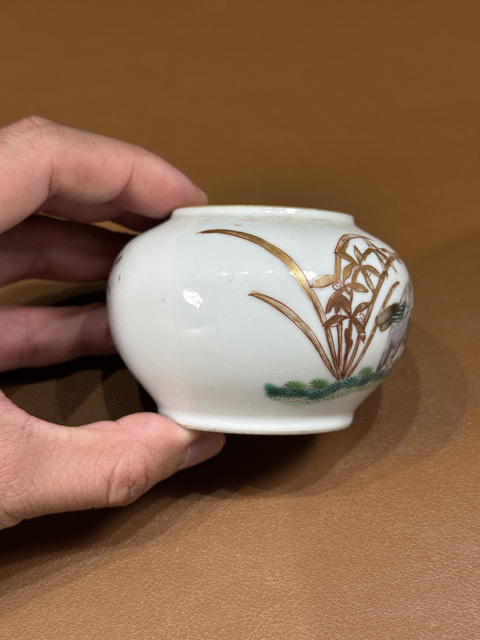 古玩陶瓷粉彩描金花鳥(niǎo)紋小罐真品鑒賞圖