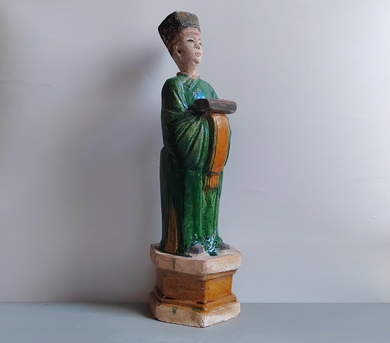 古玩陶瓷高大的明代三彩人物俑43厘米拍賣，當前價格38元