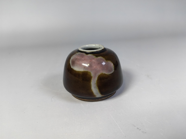 古玩陶瓷清中晚紫金釉窯變暗刻蘭花紋水盂真品鑒賞圖