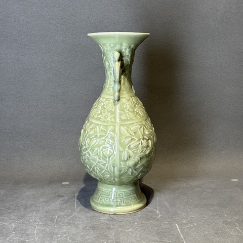 古玩陶瓷民國青釉浮雕鳳穿花雙耳瓶真品鑒賞圖