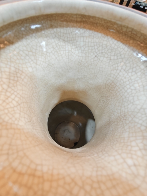 古玩陶瓷哥釉地鐵銹釉雙鋪首環耳洗口瓶真品鑒賞圖