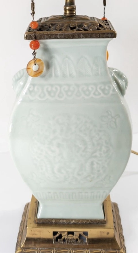 古玩陶瓷豆青釉印花瓶真品鑒賞圖