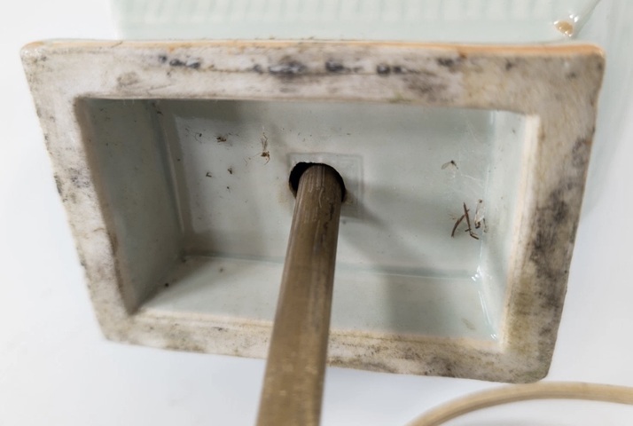 古玩陶瓷豆青釉印花瓶真品鑒賞圖