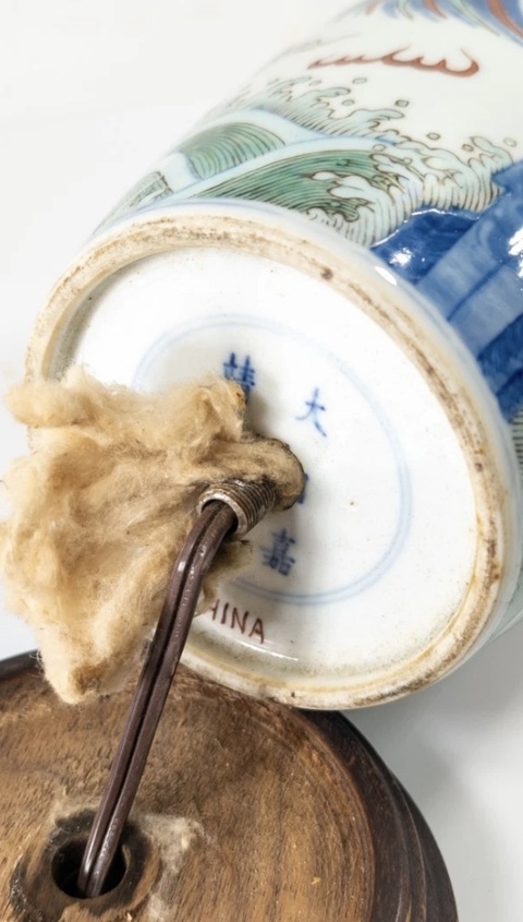 古玩陶瓷青花五彩瓶真品鑒賞圖