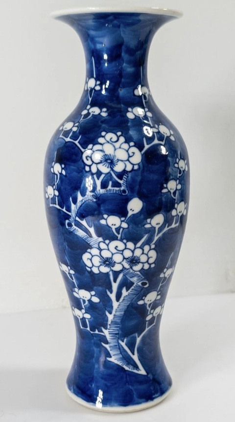 古玩陶瓷冰梅觀音瓶真品鑒賞圖