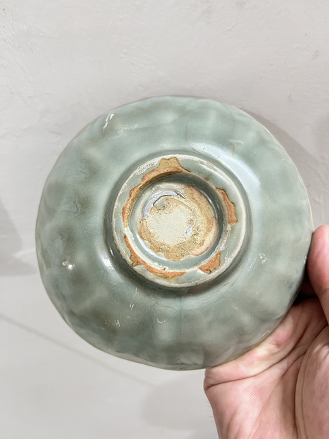 古玩陶瓷宋代龍泉蓮瓣盤真品鑒賞圖