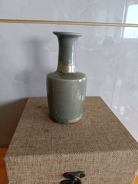 古玩陶瓷館藏級精品北宋龍泉青瓷紙槌瓶拍賣，當前價格3980元