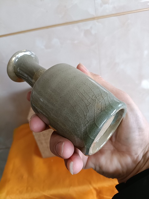 古玩陶瓷館藏級精品北宋龍泉青瓷紙槌瓶拍賣，當前價格3980元