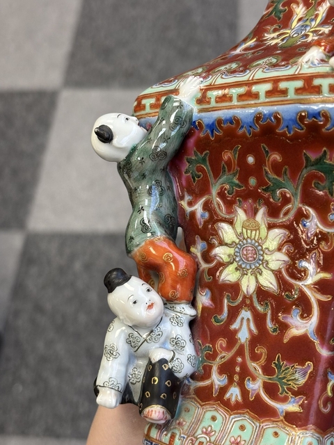 古玩陶瓷粉彩童子四方瓶真品鑒賞圖