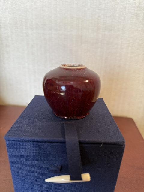 古玩陶瓷紅釉水盂真品鑒賞圖