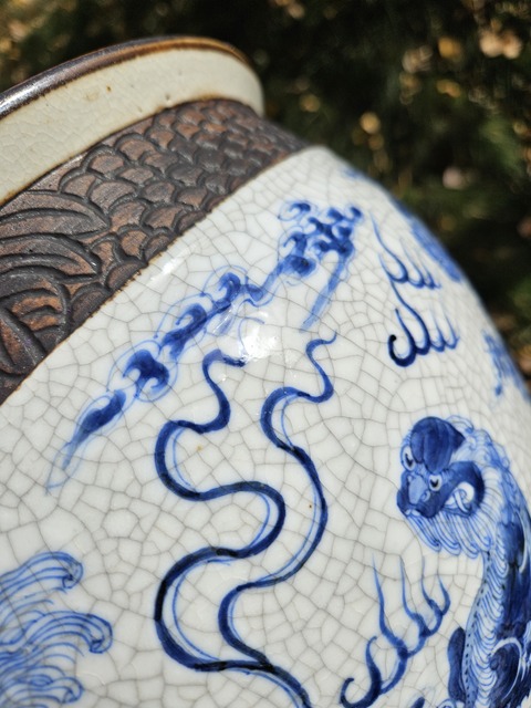 古玩陶瓷哥釉青花獅子銹球卷缸真品鑒賞圖