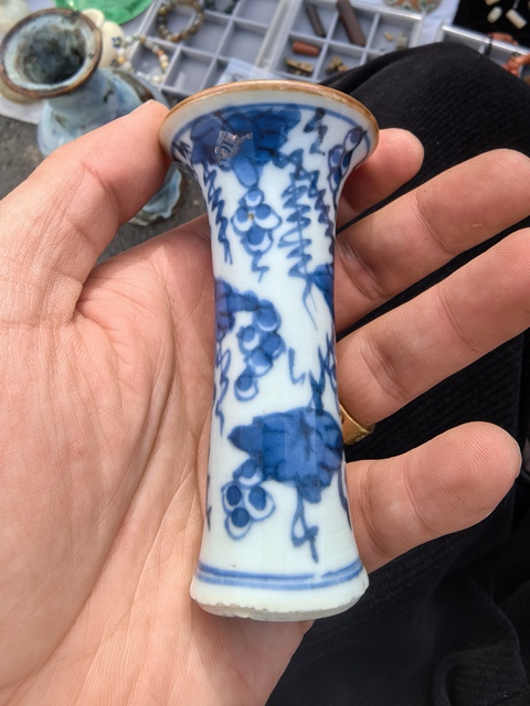 古玩陶瓷青花葡萄紋飾花菰真品鑒賞圖
