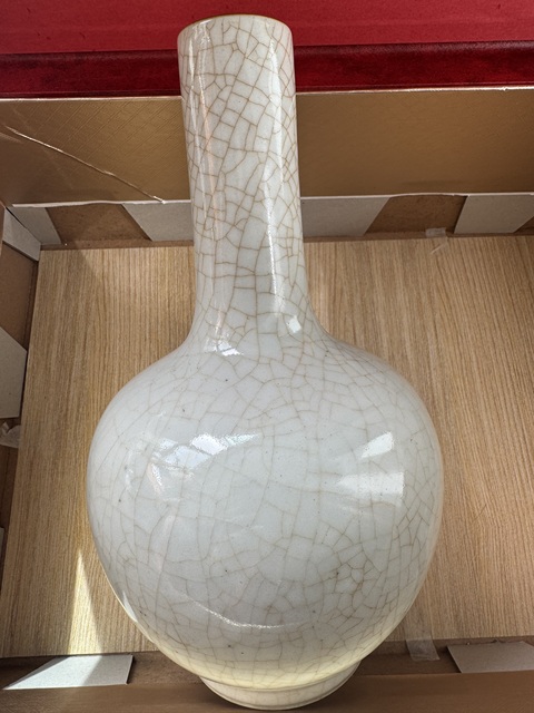 古玩陶瓷哥釉天球瓶真品鑒賞圖