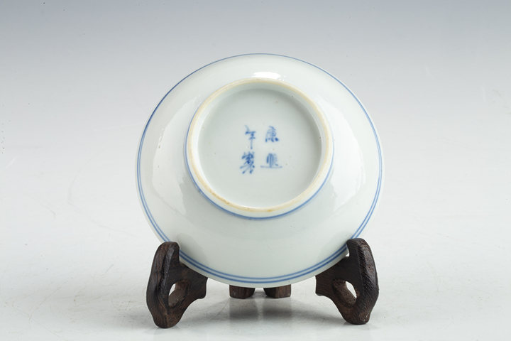 古玩陶瓷民國·青花葡萄紋碟真品鑒賞圖