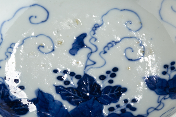 古玩陶瓷民國·青花葡萄紋碟真品鑒賞圖