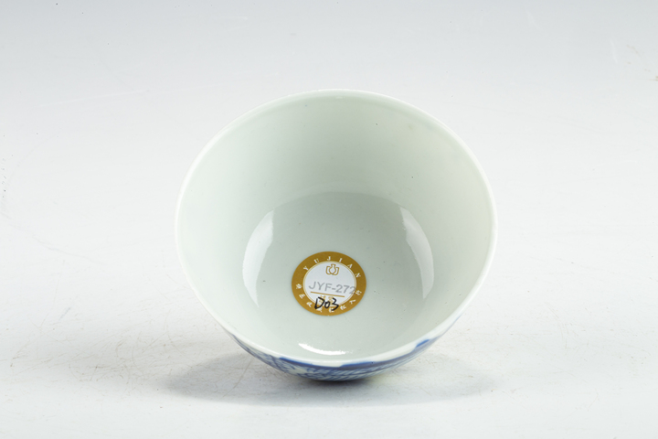 古玩陶瓷清晚·青花山水垂釣紋杯真品鑒賞圖