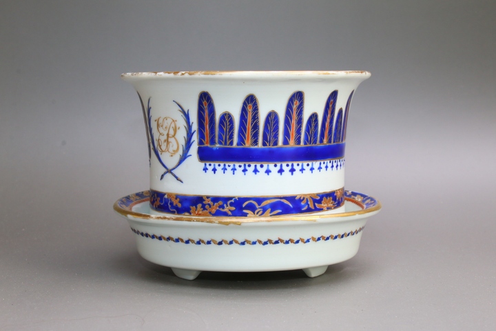 古玩陶瓷清乾隆·藍料彩描金花卉紋花盆一套真品鑒賞圖