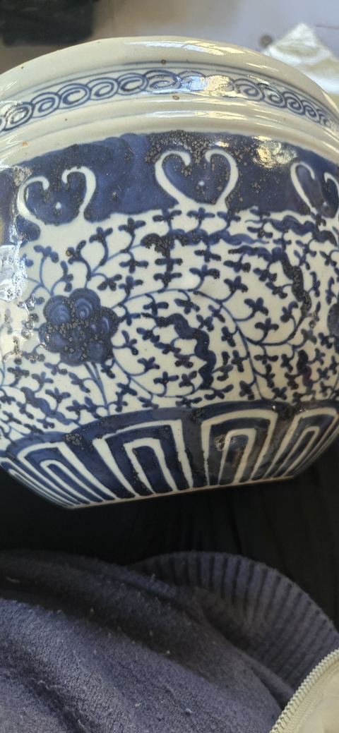 古玩陶瓷纏枝蓮卷鋼真品鑒賞圖