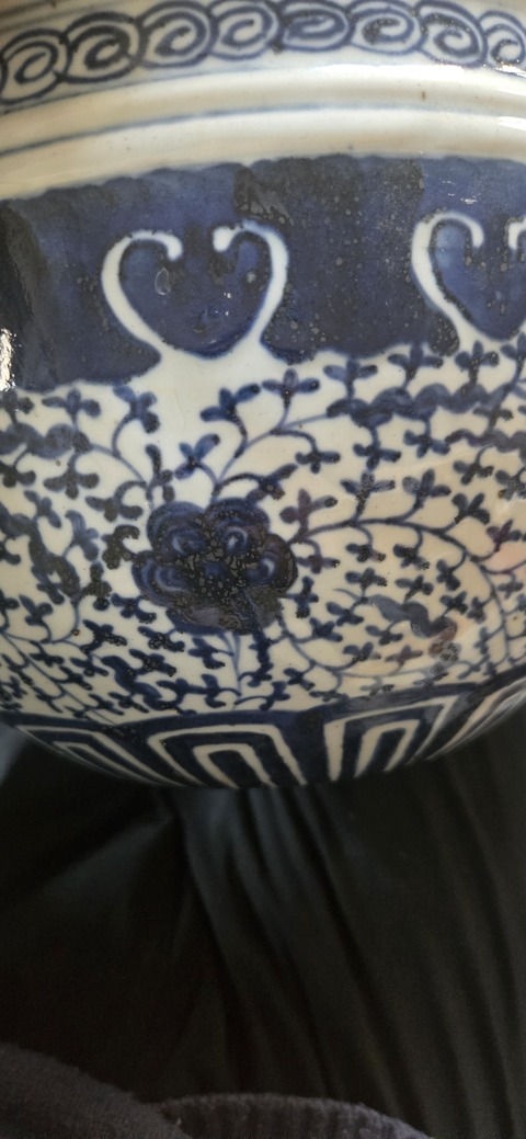 古玩陶瓷纏枝蓮卷鋼真品鑒賞圖