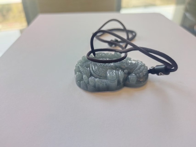 古玩玉器翡翠財神掛件真品鑒賞圖