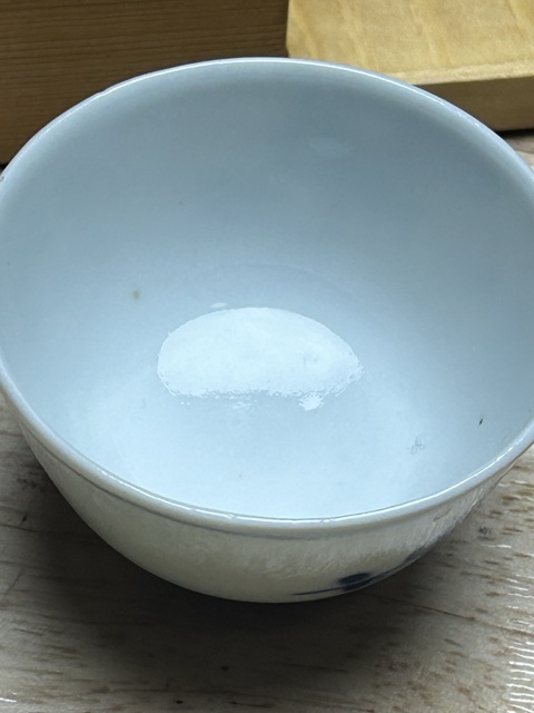 古玩陶瓷日本明治青花歲寒三友杯真品鑒賞圖