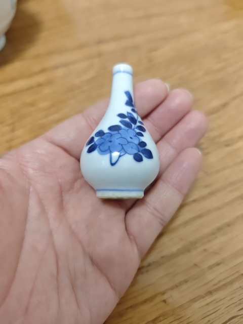 古玩陶瓷清康熙 青花花卉紋小膽瓶真品鑒賞圖