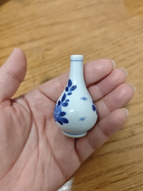 古玩陶瓷清康熙 青花花卉紋小膽瓶真品鑒賞圖