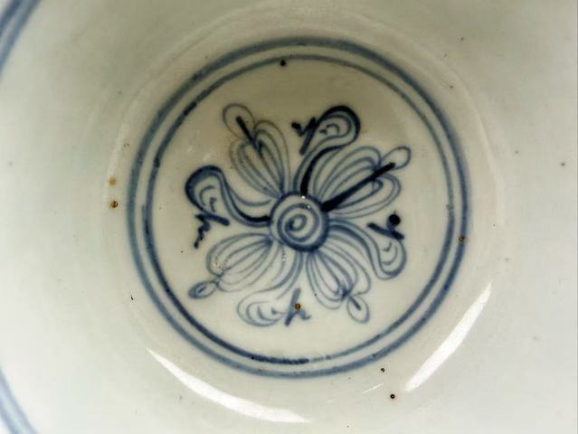 古玩陶瓷明中期·青花龜背錦紋碗真品鑒賞圖