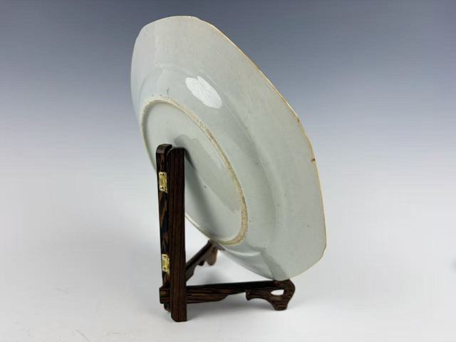 古玩陶瓷清晚期·粉彩龍紋八方盤拍賣，當前價格188元