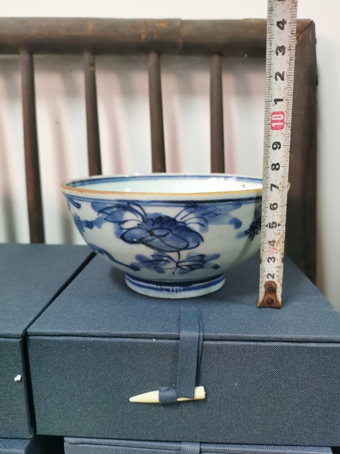 古玩陶瓷明末清初 青花鳳凰花卉紋碗真品鑒賞圖