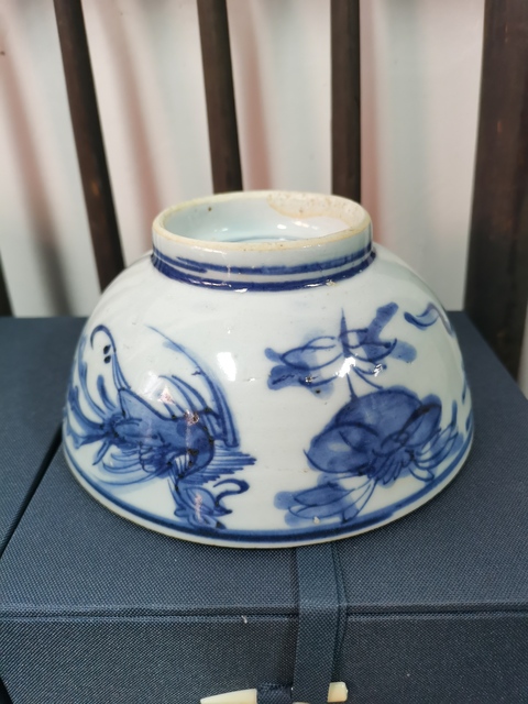 古玩陶瓷明末清初 青花鳳凰花卉紋碗真品鑒賞圖