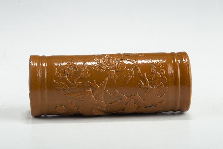 古玩陶瓷晚清民國·黃釉雕瓷花鳥紋香筒真品鑒賞圖