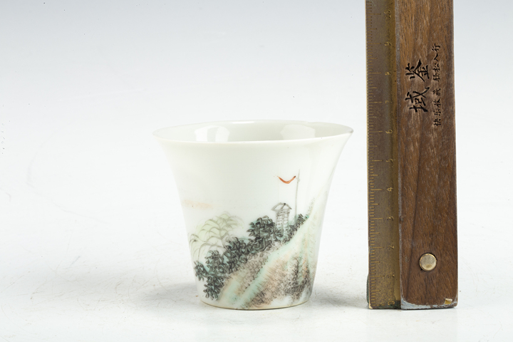 古玩陶瓷民國·粉彩山水紋馬蹄杯真品鑒賞圖