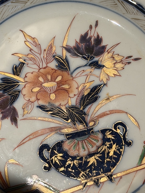 古玩陶瓷青花加彩花卉紋盤真品鑒賞圖