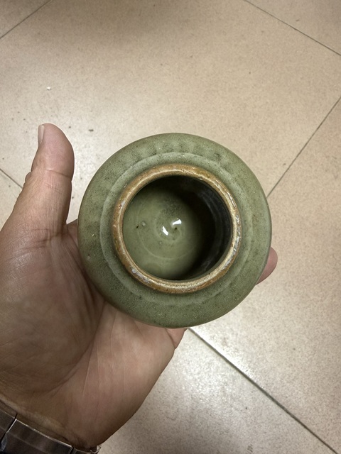 古玩陶瓷龍泉青瓷罐真品鑒賞圖