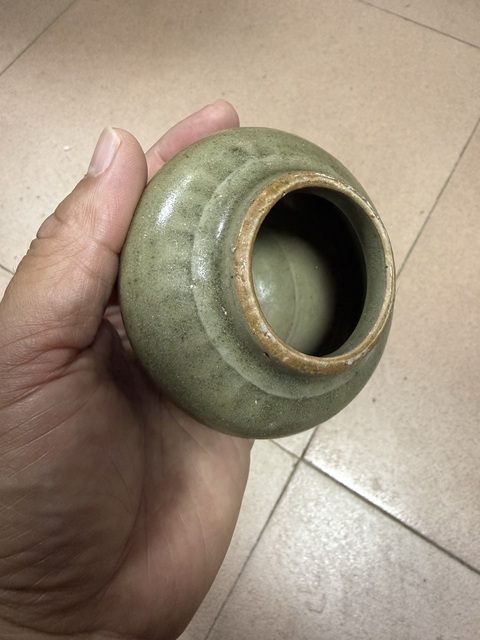 古玩陶瓷龍泉青瓷罐真品鑒賞圖