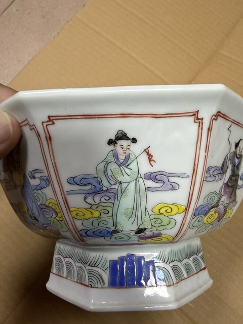 古玩陶瓷粉彩八仙人物貢碗真品鑒賞圖