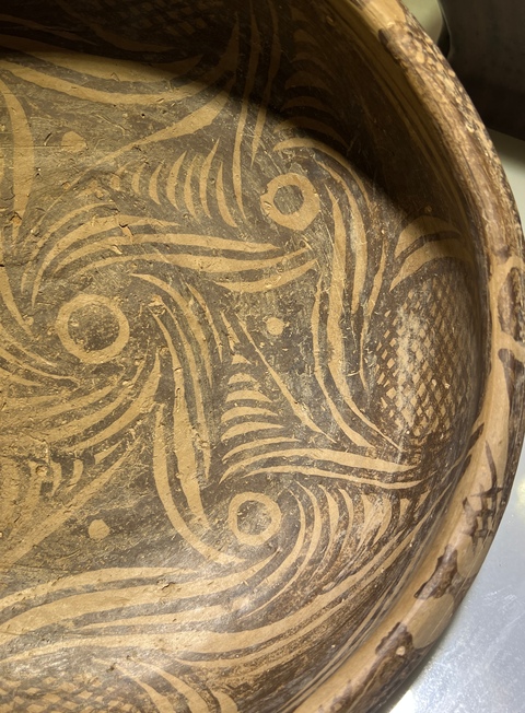 古玩陶瓷有補彩的馬家窯盤真品鑒賞圖