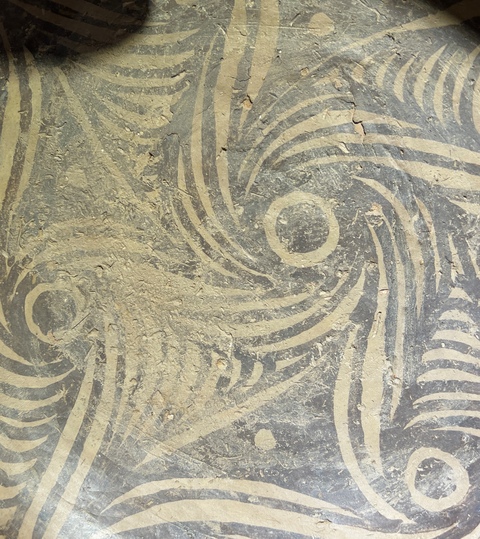 古玩陶瓷有補彩的馬家窯盤真品鑒賞圖