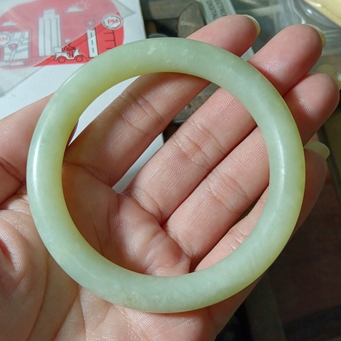 古玩玉器岫玉素紋手鐲真品鑒賞圖