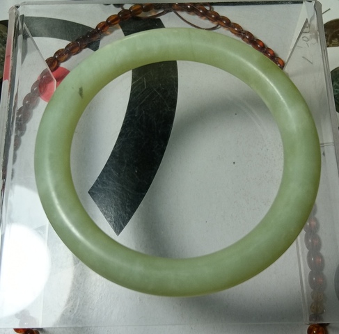 古玩玉器岫玉素紋手鐲真品鑒賞圖