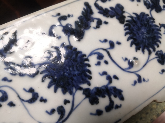 古玩陶瓷花卉紋青花花盆真品鑒賞圖