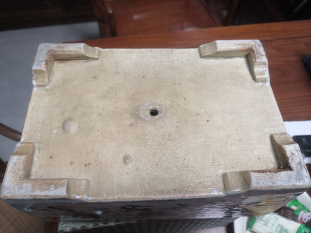 古玩陶瓷花卉紋青花花盆真品鑒賞圖