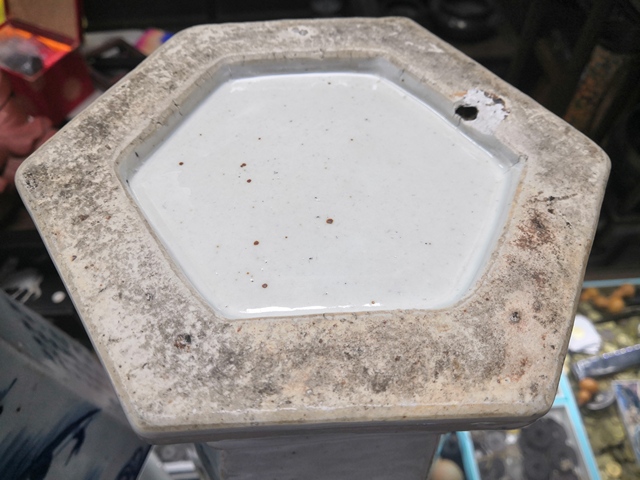 古玩陶瓷光緒青花山水紋六方瓶真品鑒賞圖