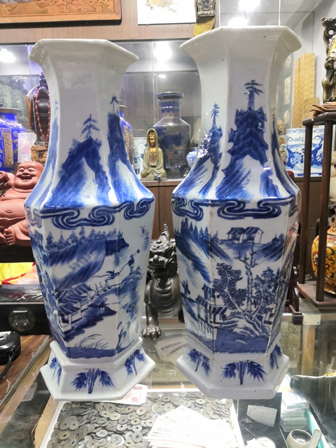 古玩陶瓷光緒青花山水紋六方瓶真品鑒賞圖