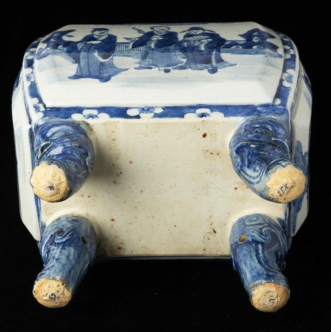 古玩陶瓷清晚期 青花人物紋香爐真品鑒賞圖