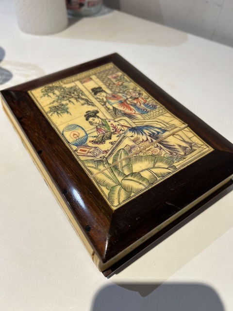 古玩雜項嵌繪人物花鳥紋梳妝盒真品鑒賞圖